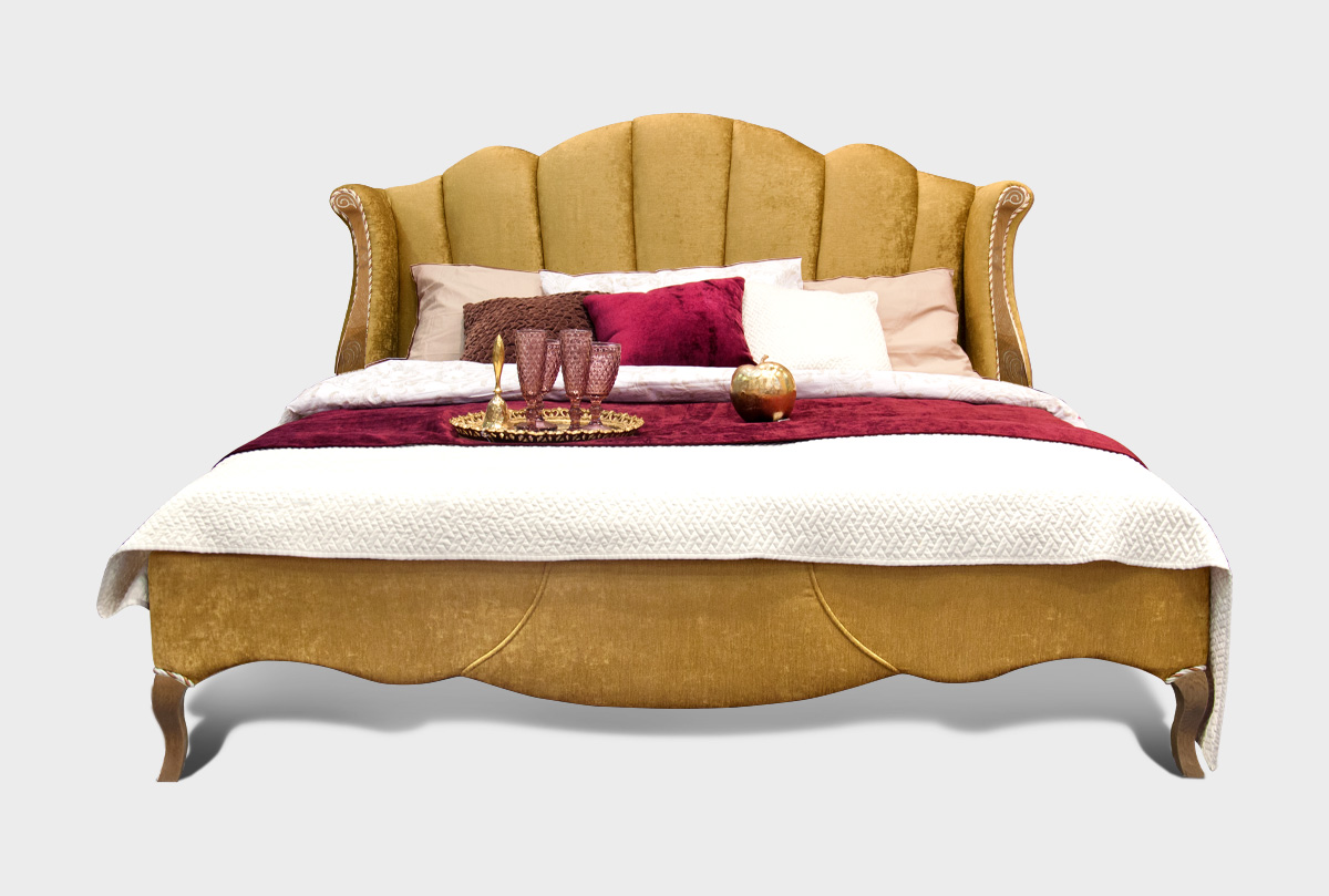 Кровать из массива с мягким изголовьем