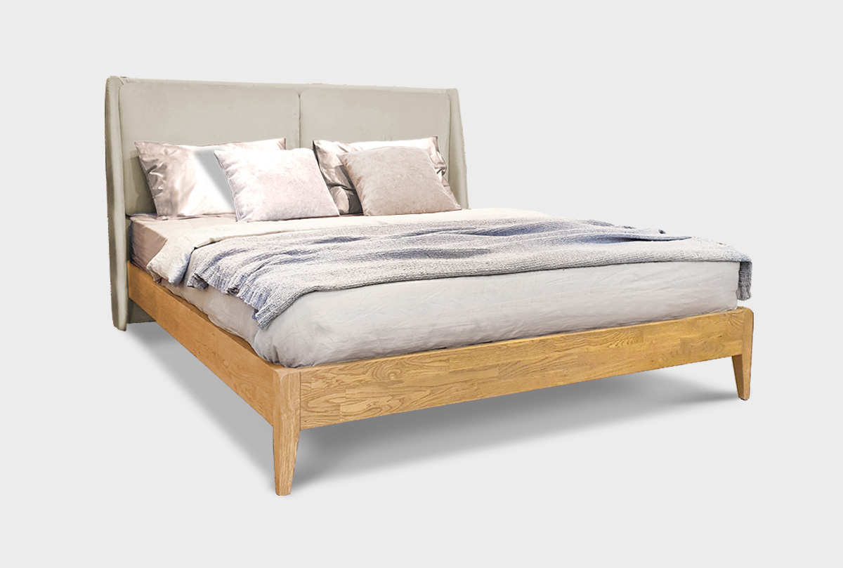 Мягкие кровати из массива