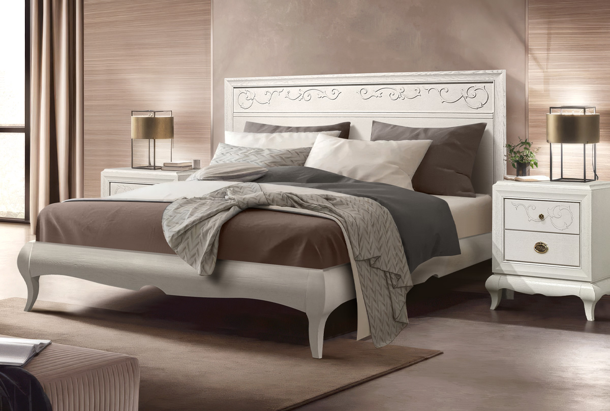 Кровать из массива