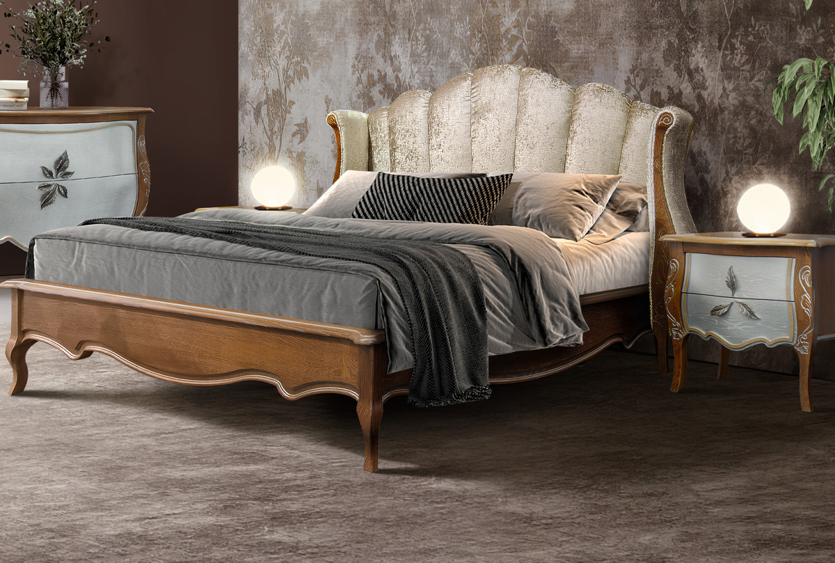 Кровать из массива с мягким изголовьем