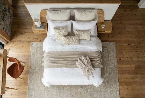 Кровать "Монблан" (с прикроватными тумбами) массив дуба 7