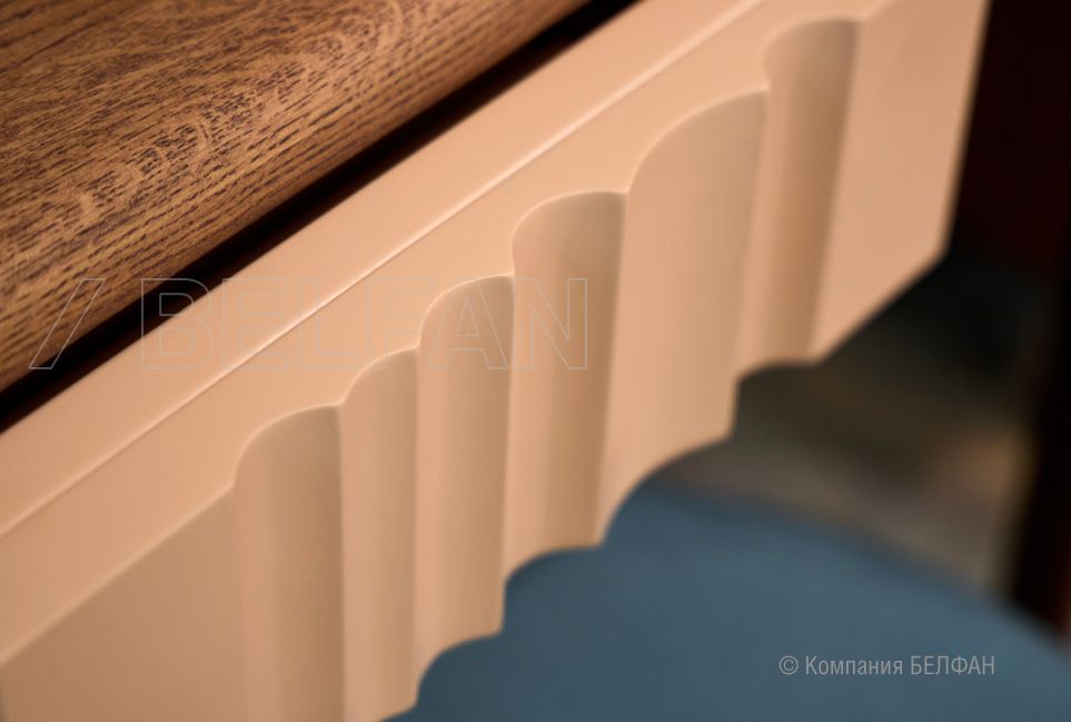 Стол туалетный "Меридиан" с декором (с мягким элементом) массив дуба, МДФ 3