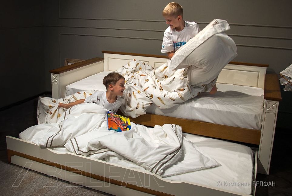 Кровать-диван под два матраса "Brianson" массив и шпон дуба, МДФ 6