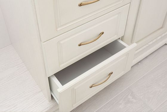 (Верди) Ящики имеют качественные роликовые направляющие