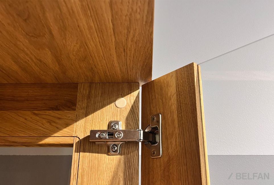 Витрина 1-но дв. "Elva" (правая) массив и шпон дуба 2