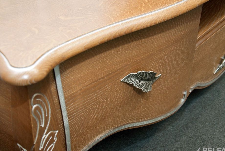 Тумба под ТВ "Трио" 05 массив и шпон дуба 2