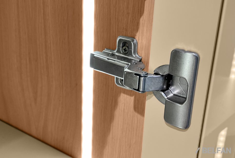 Витрина 1-но дверная "Avenue" (правая) шпон дуба, МДФ, металл 11