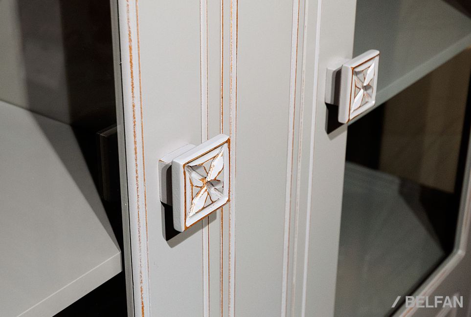 Шкаф с витриной 2-х дверный "Brianson" массив и шпон дуба, МДФ 4