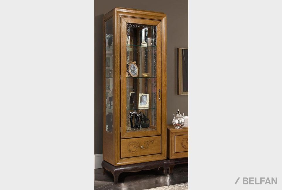 Шкаф с витриной 1-но дв. "Соната" (левый) массив и шпон дуба 1