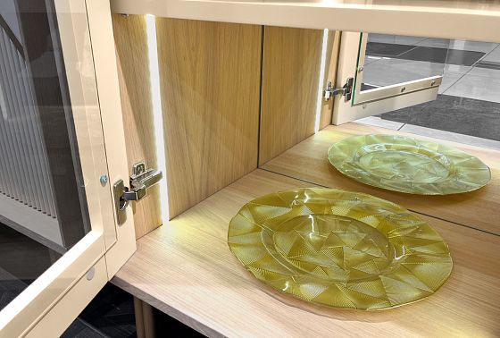 Витрина 1-но дверная «Авеню» (левая) шпон дуба, МДФ, металл 13