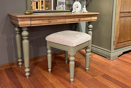 Стол туалетный "Оливия"