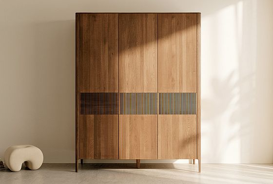 Шкаф для одежды 3-х дверный "Bergamo" массив дуба 9