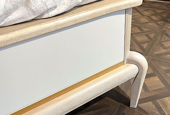 Кровать "Алекса" массив и шпон дуба, МДФ 7