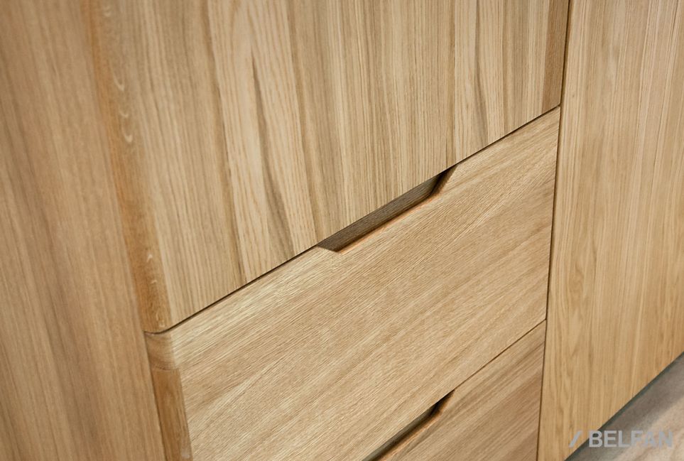 Шкаф для одежды 3-х дверный "Elva" массив и шпон дуба 2