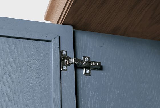 Шкаф настенный "Стюарт" (левый) массив и шпон дуба 2