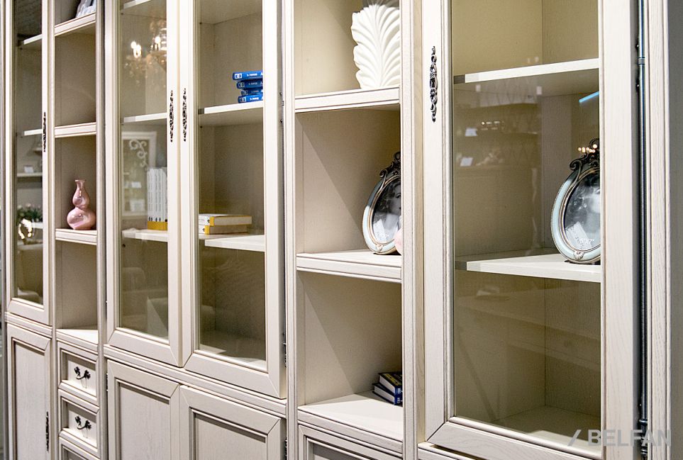 Шкаф 1-но дверный со стеклом "Тэфи" (правый) массив и шпон дуба 2