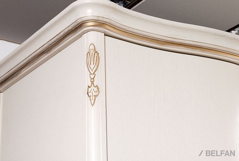 Шкаф-купе для одежды 3-х дв. "Трио" (с зеркалом) массив и шпон дуба 3