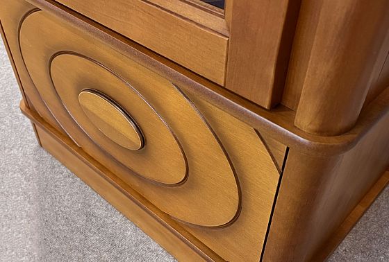 Шкаф с витриной 1-но дв. "Офелия" (правый) массив и шпон ольхи 8