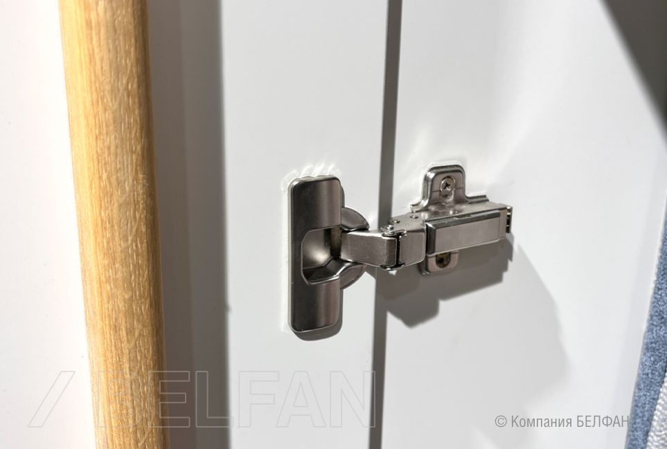 Шкаф для одежды 3-х дверный "Wallstreet" массив дуба, МДФ 6