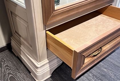 Шкаф с витриной 1-но дв. "Оливия" (правый)