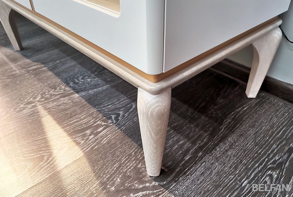 Шкаф с витриной 2-х дверный "Алекса" массив и шпон дуба, МДФ 4