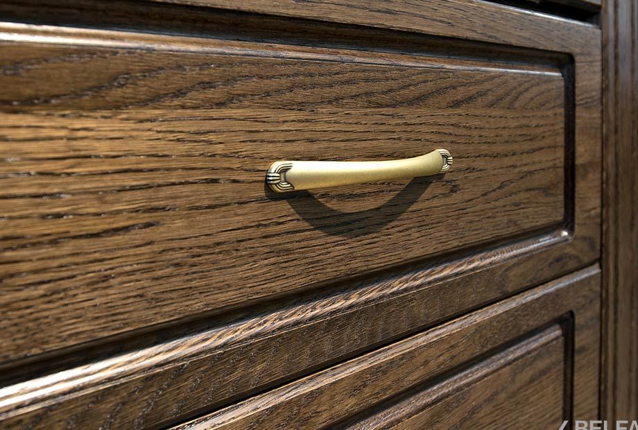 Тумба 2-х дверная "Верди Люкс 2" массив и шпон дуба 3