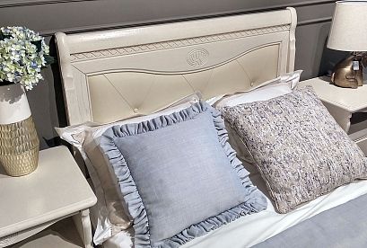 Кровать "Лика" (высокое изножье); без основания, без матраса; *ММ-137-02/16; (1600x2000); белая эмаль; LG0505Р (гр. кожи 1)