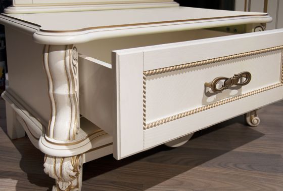 (Алези) Ящики имеют качественные доводчики европейского производства