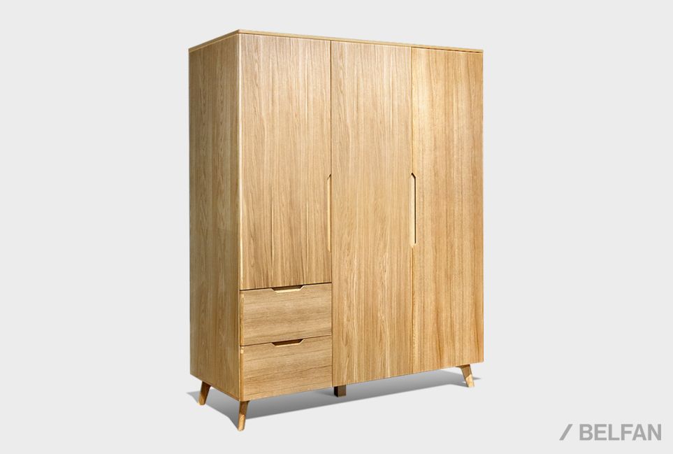 Шкаф для одежды 3-х дверный "Elva" массив и шпон дуба 1