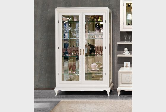 Шкаф с витриной 2-х дверный "Соната" массив и шпон дуба 5