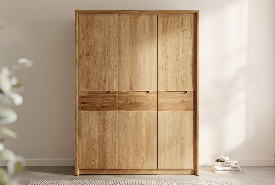 Шкаф для одежды 3-х дверный "Бремен" массив дуба 5