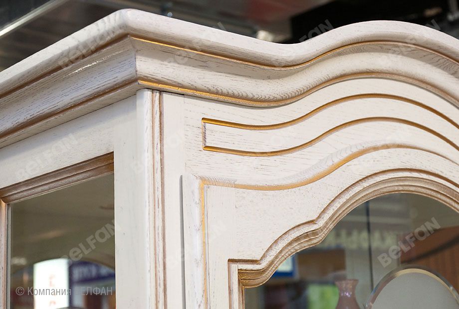 Шкаф с витриной "Давиль" 54 массив и шпон дуба 2