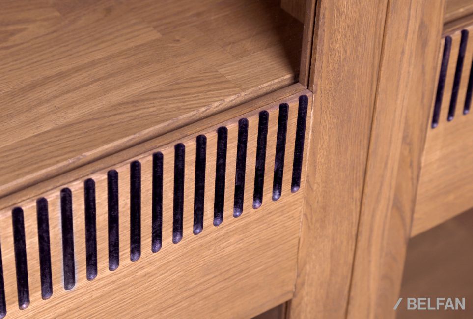 Витрина 2-х дверная "Bergamo" массив дуба 11