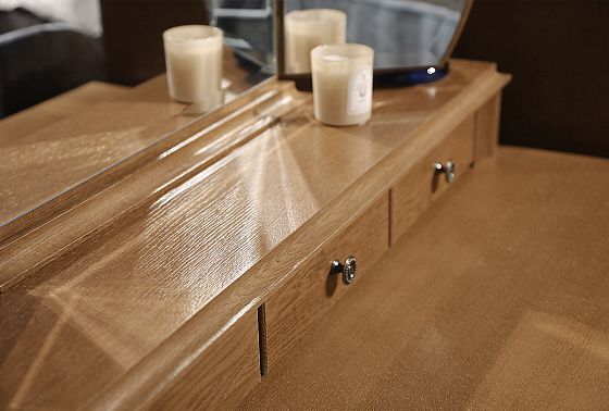 Стол туалетный "Соната" (декор) массив и шпон дуба 5