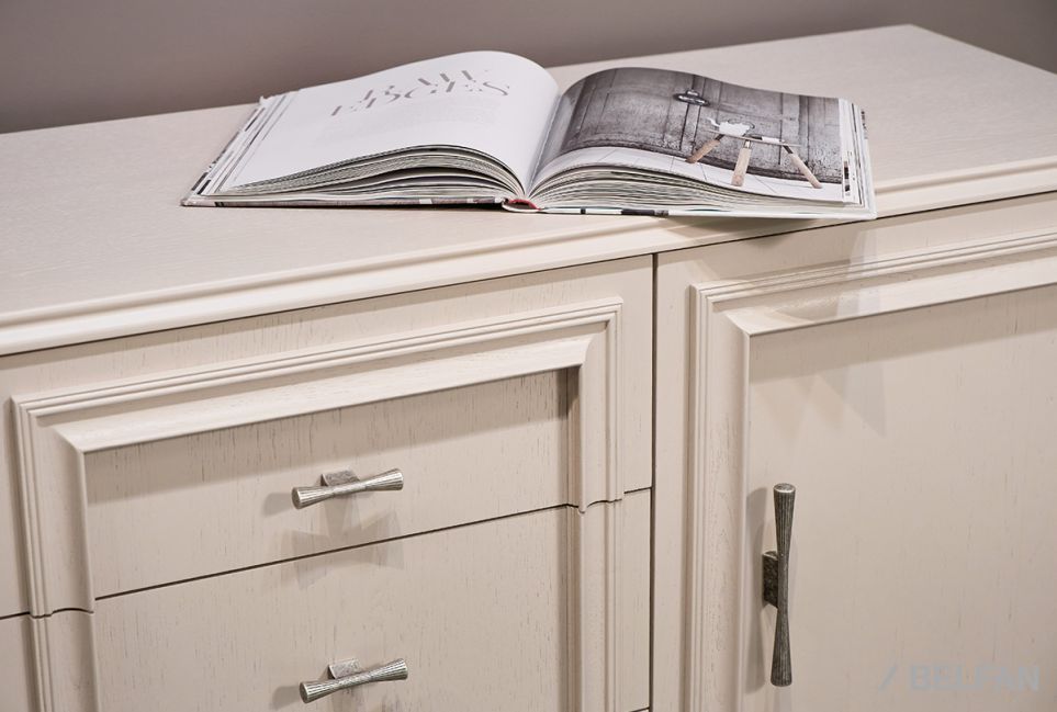 Тумба "Сакраменто" 4 (с ящиками) массив и шпон дуба, МДФ 10