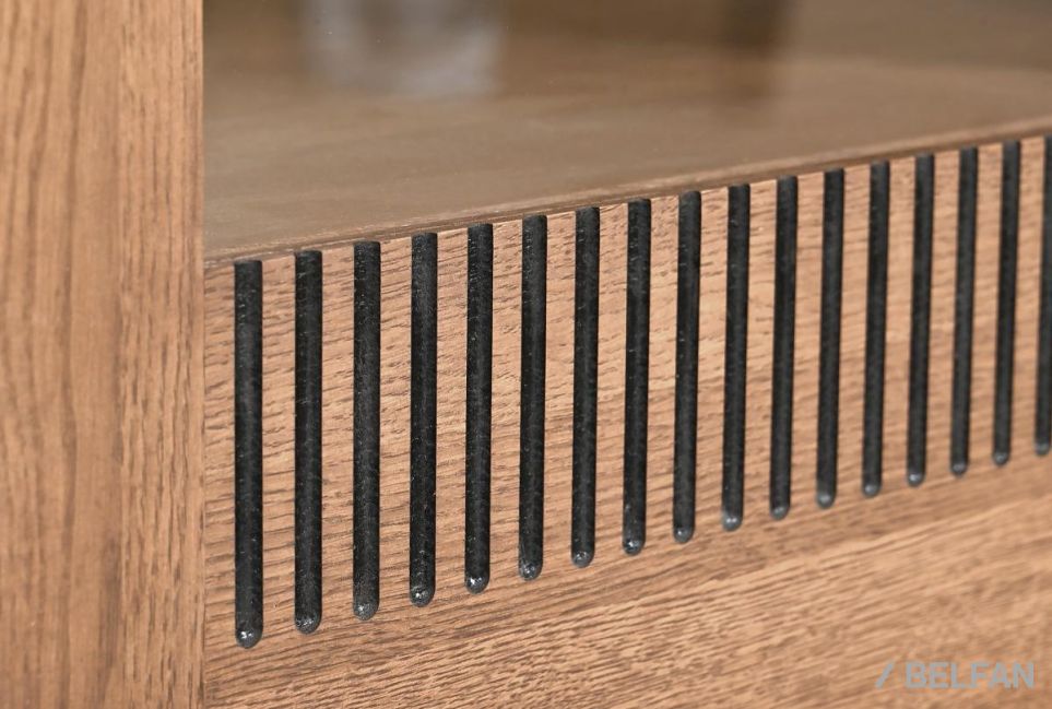 Витрина 1-но дверная "Bergamo" (правая) массив дуба 4