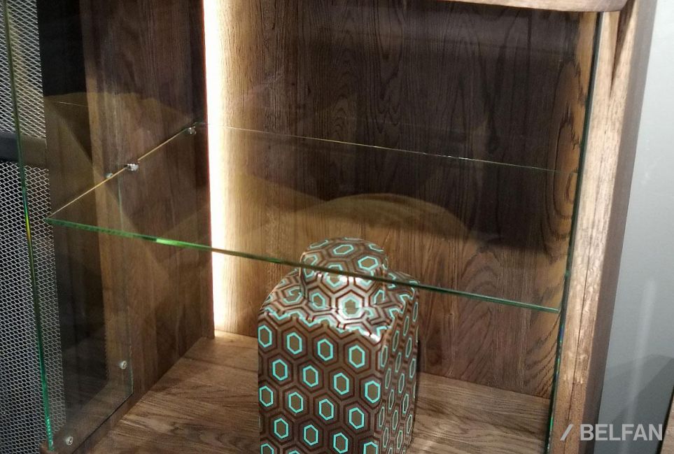 Шкаф с витриной 1-но дверный "Мидгард" (левый) массив дуба 2