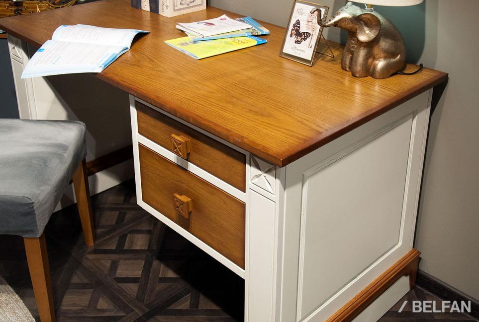 Стол письменный "Brianson" (1 тумба справа) массив и шпон дуба, МДФ 3