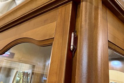 Шкаф с витриной 1-но дв. "Офелия" (правый)