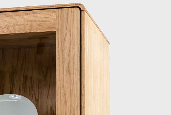 Витрина 2-х дверная "Норман" массив дуба, МДФ, металл 8