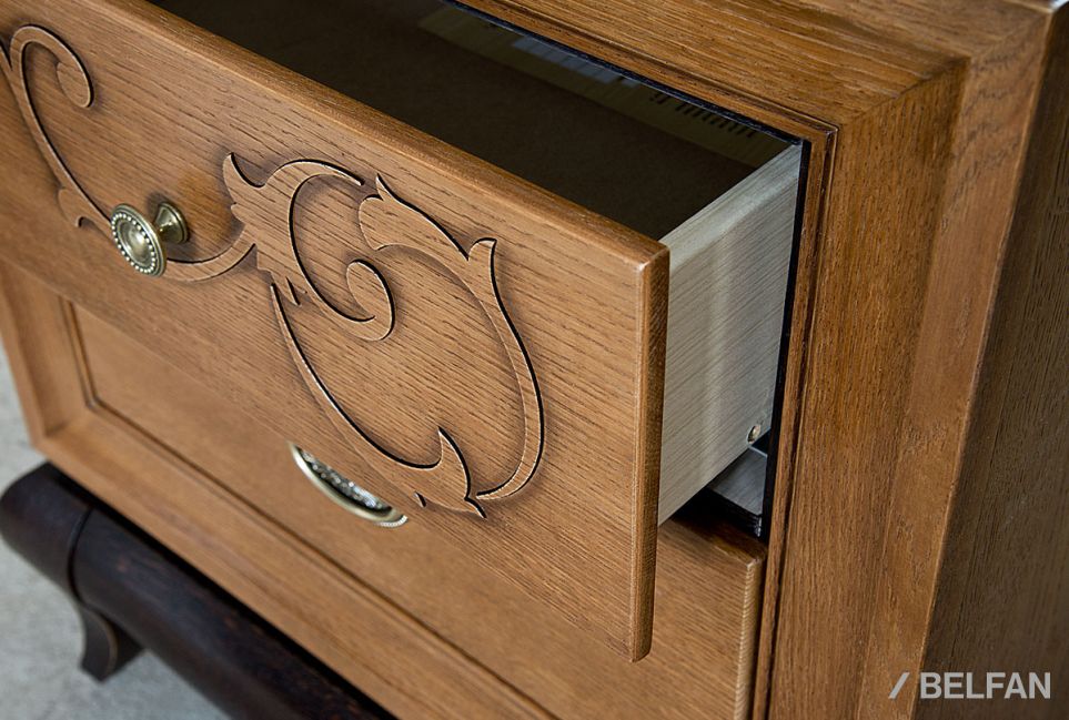 Тумба прикроватная "Соната" (декор) массив и шпон дуба 2