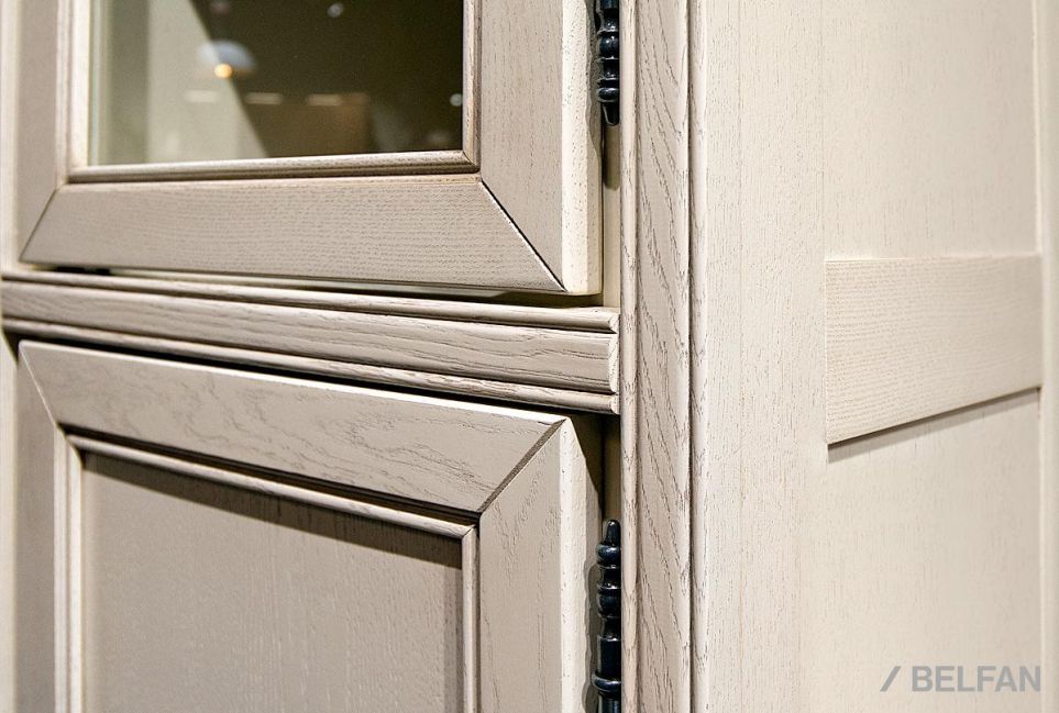 Шкаф 1-но дверный со стеклом "Тэфи" (правый) массив и шпон дуба 3