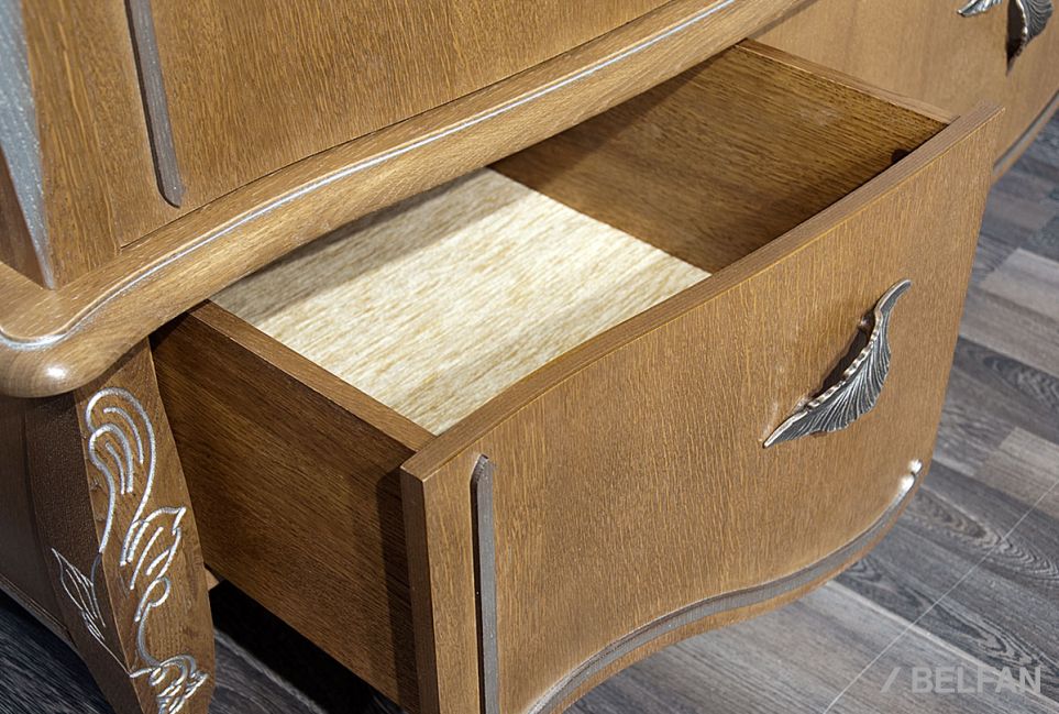 Шкаф для одежды 4-х дв. "Трио" (с зеркалом) массив и шпон дуба 4