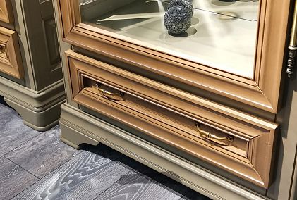 Шкаф с витриной 1-но дв. "Оливия" (правый)