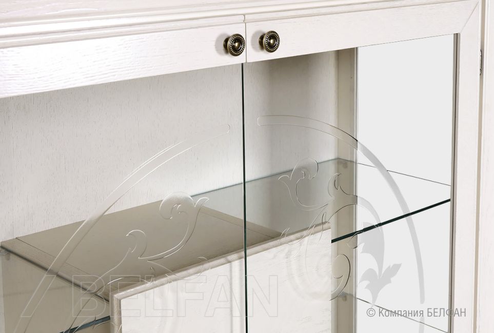 Тумба высокая "Соната" (стекло) массив и шпон дуба 3