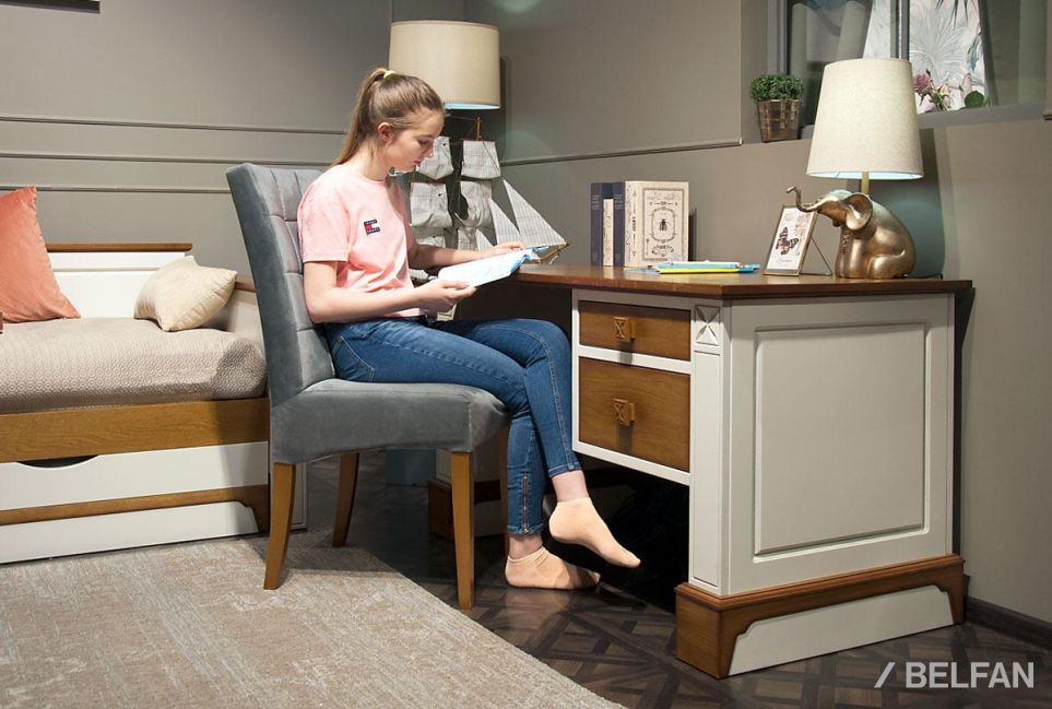 Стол письменный "Brianson" (1 тумба справа) массив и шпон дуба, МДФ 4