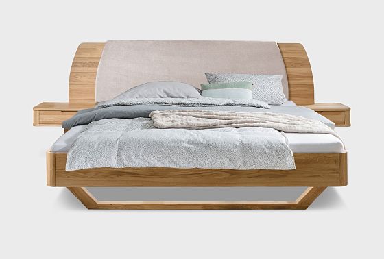 Кровать "Монблан" (с прикроватными тумбами) массив дуба 4