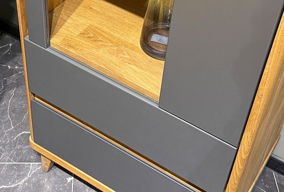 Шкаф с витриной 1-но дверный "Уоллстрит" (правый) массив дуба, МДФ 8