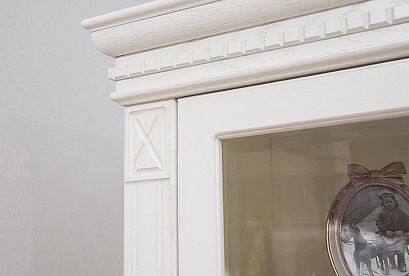 Шкаф с витриной "Верди Люкс 2з"; *П 1.487.0.21; слоновая кость