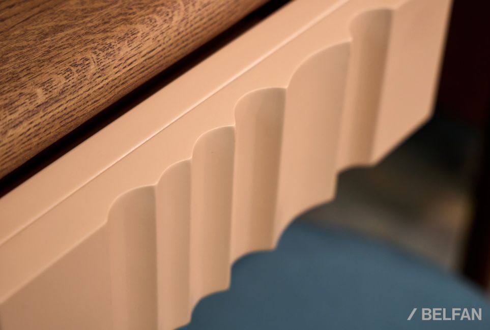 Стол туалетный "Меридиан" с декором (с мягким элементом) массив дуба, МДФ 3